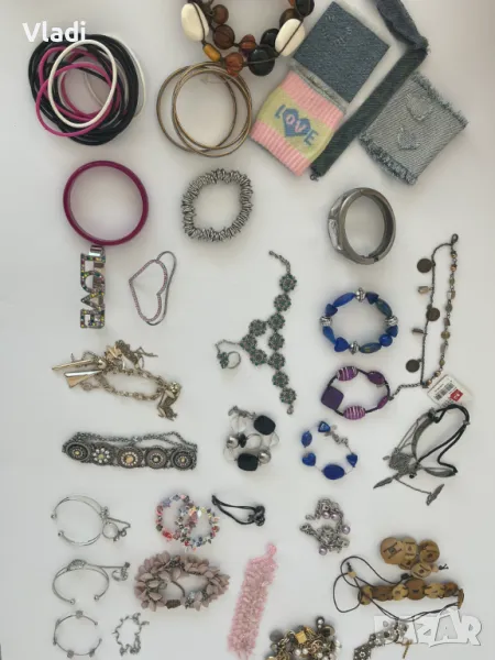 Гривни, снимка 1