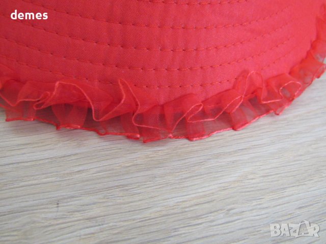 Червена шапка с периферия за момиче, нова, снимка 2 - Шапки, шалове и ръкавици - 37917703