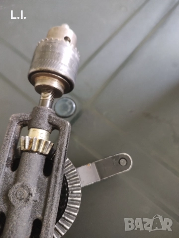 Ръчна дрелка 