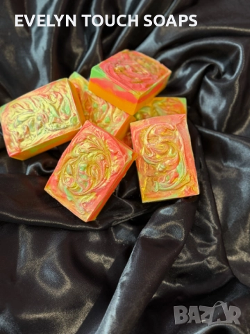 Домашен сапун с аромат на печена ябълка 🍎🍊портокал и канела, снимка 3 - Козметика за тяло - 52567619