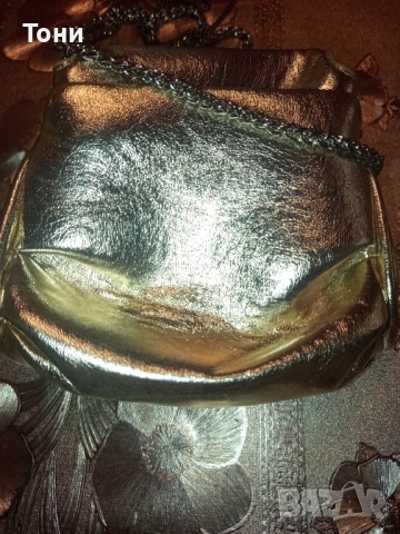 Нова Кожена Златиста Дамска Чанта , снимка 9 - Чанти - 53277449