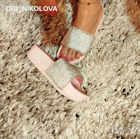 Блестящи чехли  Актуално