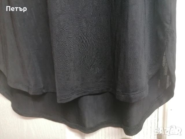 Продавам чисто нова черна дамска лятна ефирна бързосъхнеща тениска Descente , снимка 5 - Тениски - 50700252