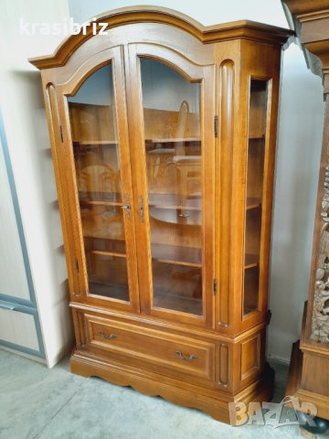 Масивна Витрина внос от Германия , снимка 2 - Секции и витрини - 40862575