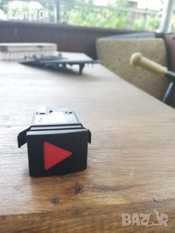 Бутон аварийни светлини Vw Polo 9N, Поло 9Н, снимка 4 - Части - 33564662