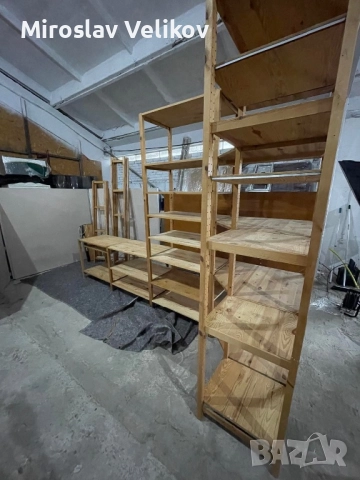 Дървен регал Икея в много добро състояние , снимка 2 - Секции и витрини - 52650379