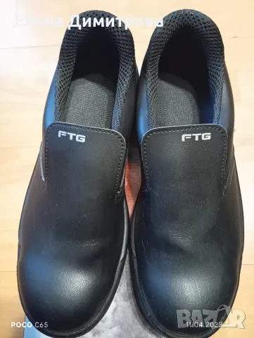 Продавам професионални обувки за кухня 44