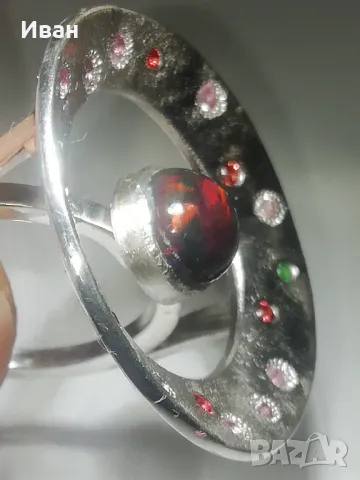 Сребърен пръстен с Опал 1.5кт аранжиран със Сапфири и Гранати , снимка 3 - Пръстени - 48285459
