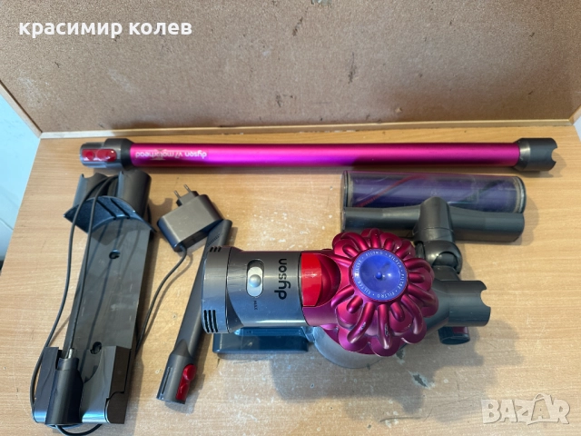 акумулаторна прахосмукачка "DYSON V7"/пълен комплект/, снимка 9 - Прахосмукачки - 52915028