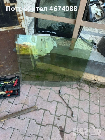 Задно ляво голямо стъкло на задна лява врата на VW Touran само за 50лв.