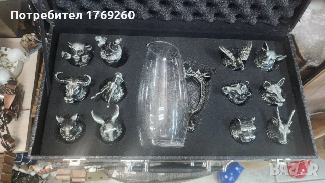 Продавам к-т от 12чашки с кана с глави на животни!