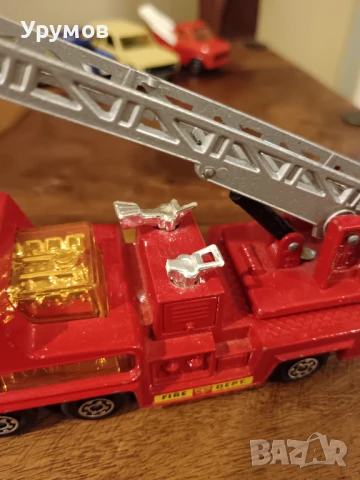 Метална пожарна Matchbox, снимка 5 - Коли, камиони, мотори, писти - 51309377