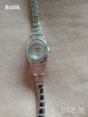 Дамски часовник и гривна 