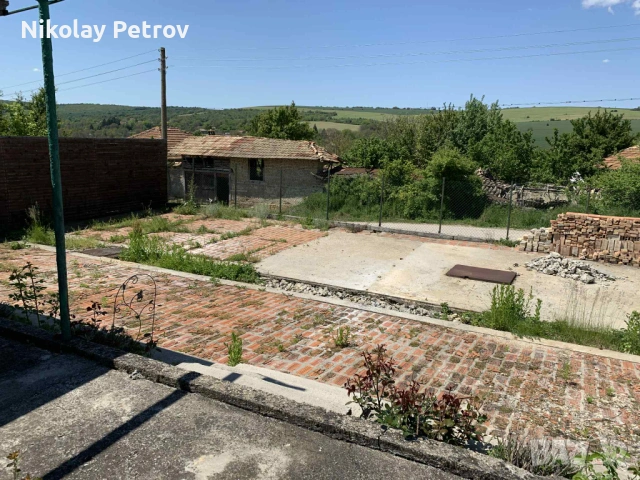 Масивна двуетажна къща, снимка 12 - Къщи - 53218403