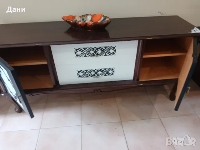 Винтидж шкаф, масив, махагон , снимка 3 - Шкафове - 49512635