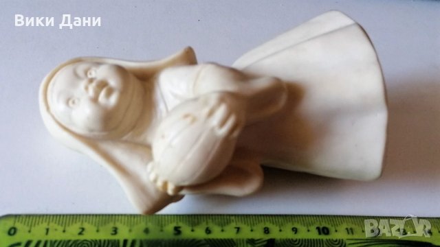 Италия скулптура монахинче с диня А. Сантини, снимка 7 - Колекции - 33489885