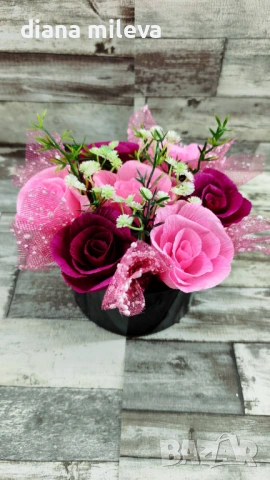 Кашпа с рози от креп хартия!!, снимка 8 - Декорация за дома - 53168992