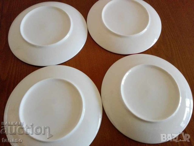 4 Италиански коледни порцеланови чинийки, снимка 7 - Чинии - 43689341