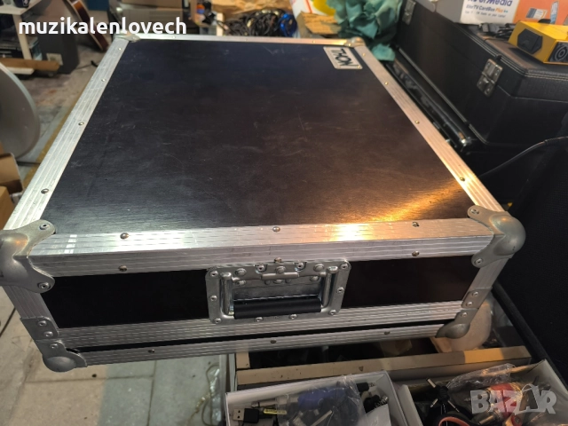 Професионален куфар за аудио миксер Thon Case, снимка 3 - Ресийвъри, усилватели, смесителни пултове - 51635421