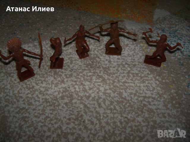 Лот 5 пластмасови войници индианци соц играчки