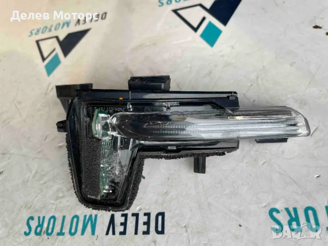 31385686 мигач в дясно огледало от  Volvo XC90 2 B6 Mild-Hybrid AWD 2.0Т, двигател B420T, 299 кс.