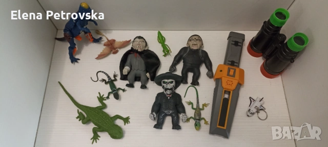 Лот играчки фигурки за 7 евро 