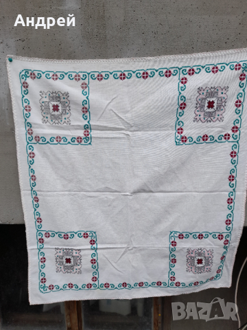 Стара бродирана покривка,каре #7, снимка 2 - Антикварни и старинни предмети - 44912971