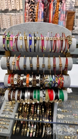 гривни hermes louis vuitton cartier bvgari prada