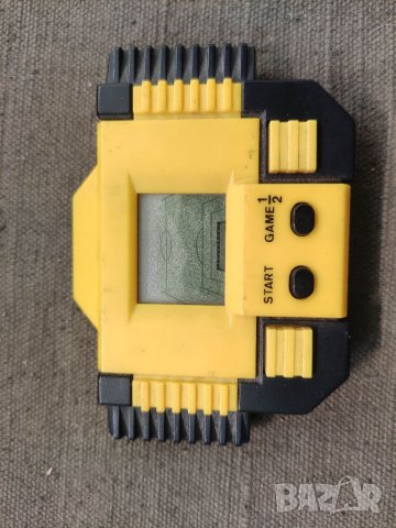 Продавам стара електронна игра Футбол