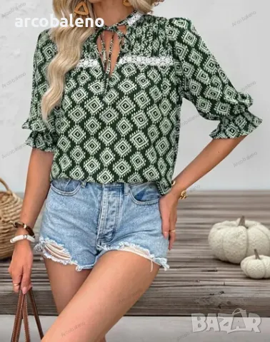 Модна дамска риза с къс ръкав и геометричен принт