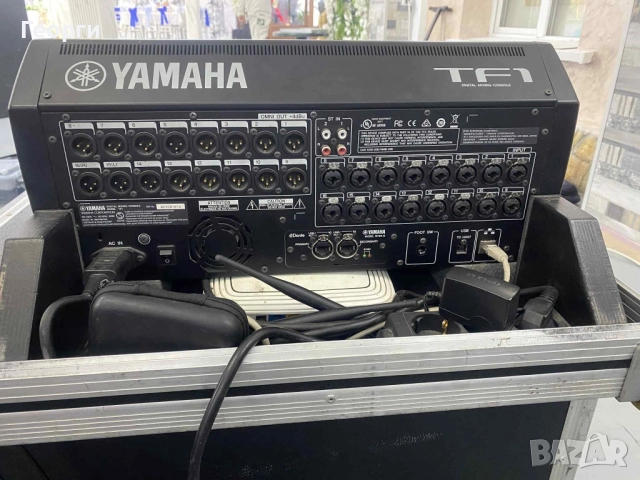Продавам Yamaha TF1 + масивен кейс, снимка 2 - Ресийвъри, усилватели, смесителни пултове - 52489508