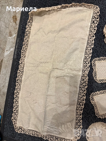 Каре и подложки на една кука,цена 20 лв.