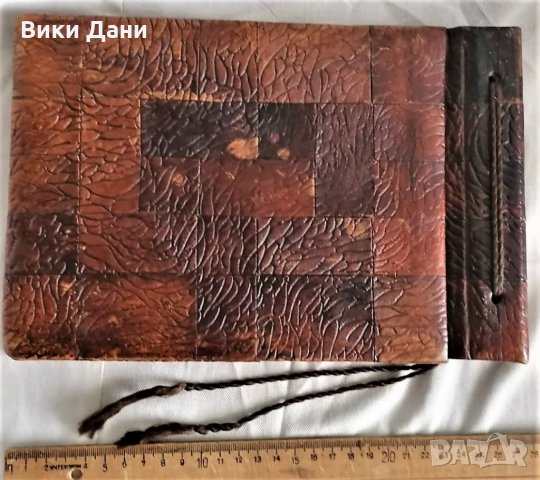 стари кожени и соц албуми релеф за Снимки , снимка 3 - Антикварни и старинни предмети - 34936687