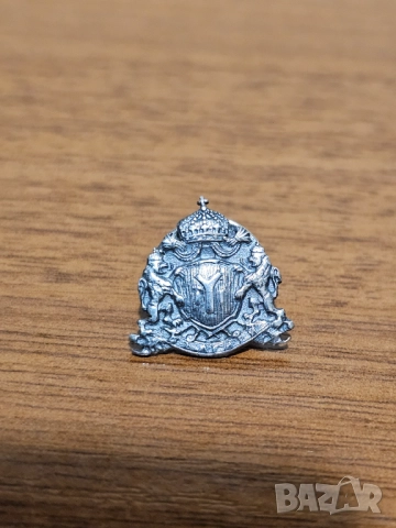 Старинен сребърен знак корона лъвове и българския знак ипсилон с две хасти царство България за ценит