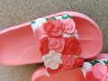 Детски джапанки, розов цвят с цветчета, снимка 1