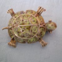  Антикварна брошка костенурка сребърна проба 800 И филигран , снимка 1 - Антикварни и старинни предмети - 36876012