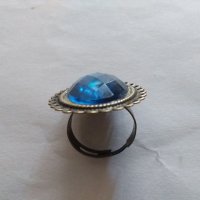 Красив Викториански голям пръстен в синьо и античен бронз, снимка 3 - Пръстени - 26376407