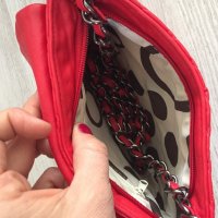 Малка нова червена чанта, снимка 2 - Чанти - 32445243