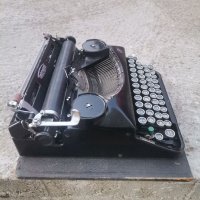 Пишеща машина , снимка 6 - Антикварни и старинни предмети - 39643534