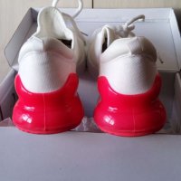 Нови бели маратонки , снимка 2 - Дамски ежедневни обувки - 27821986