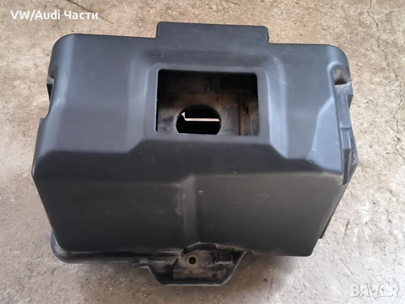 Кутия акумулатор за Голф 4 Ауди А3 Сеат Шкода Бора Пасат VW Golf 4 Audi A3 Seat Skoda Bora Passat, снимка 1