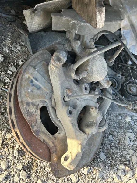 шенкел апарат диск преден мерцедес ц класа w203, снимка 1