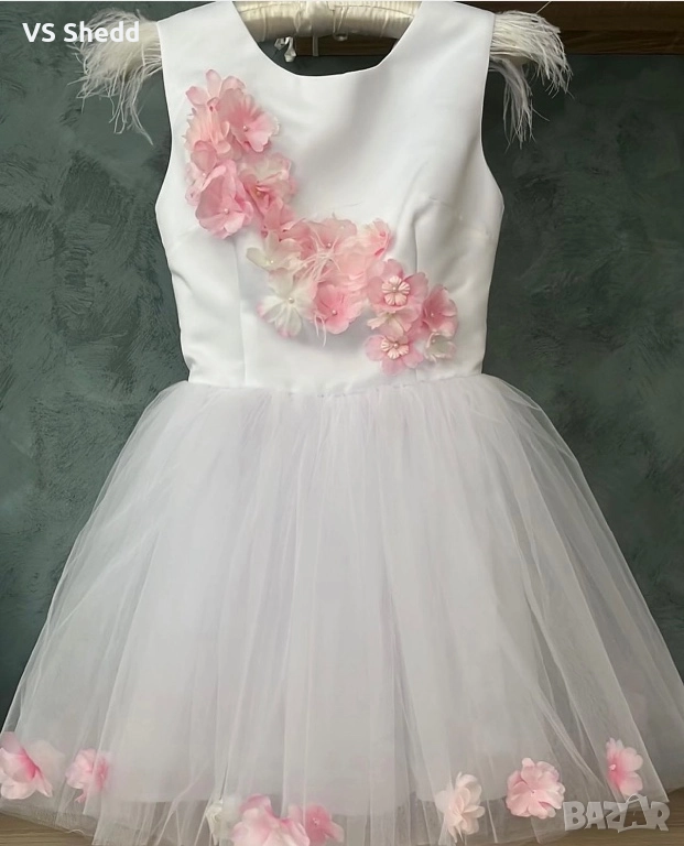Бяла рокля с 3D цветя и пера, снимка 1