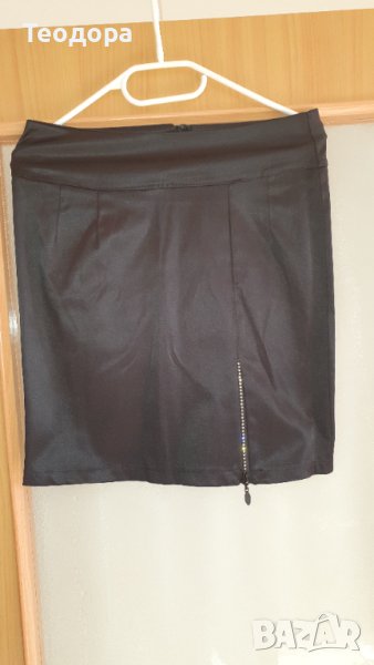 Сатенена пола с цип р.М, снимка 1