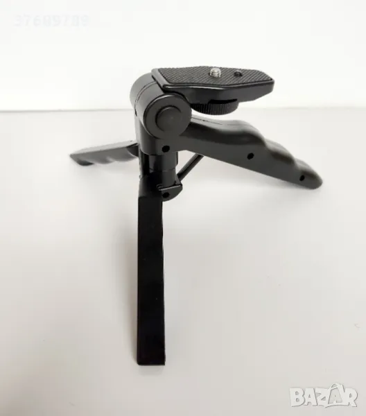 Компактен, сгъваем триножник, снимка 1