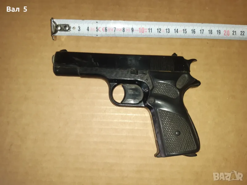 Стара играчка - пистолет с капси, снимка 1