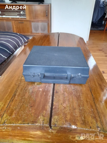 Старо пластмасово куфарче, снимка 1