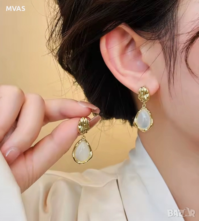 Нови обеци капка златисти с бяло, снимка 1