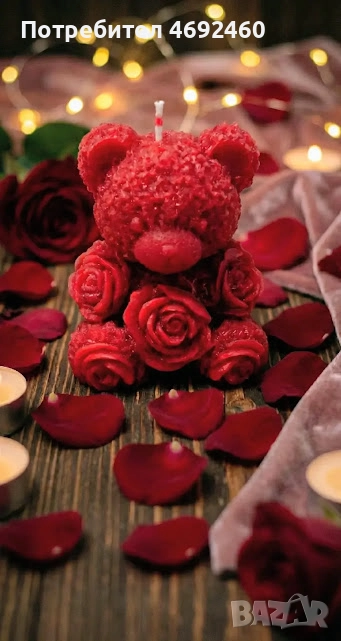 Ръчно изработена червена свещ "Мече с рози" – Топ подарък, снимка 1