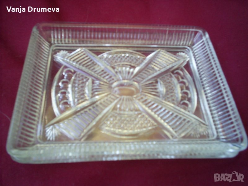 2 стъклени чинии от дебело гравирано стъкло от 80-те г. нови, снимка 1
